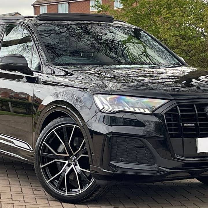 Audi Q7 Black